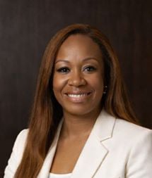 Dra. Cintia Dourado